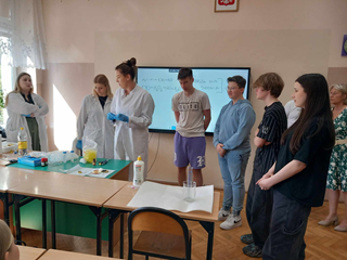 Warsztaty biologiczne prowadzone przez Koło Naukowe Młodych Biofizyków Uniwersytetu Łódzkiego