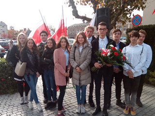 Udział uczniów w uroczystościach patriotycznych w Kórniku