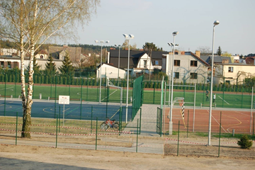 Wielofunkcyjne boiska szkolne.