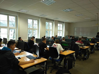 Uczniowie ZS2 na kursie AUTO CAD w Dreźnie