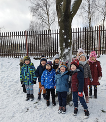 Zabawy zimowe w ogrodzie przedszkolnym