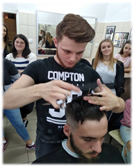 Technikum usług fryzjerskich - szkolenia i pokazy.