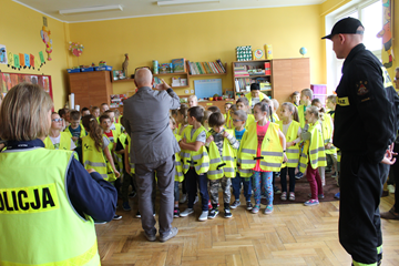 kamizelki dla uczniów klas 1