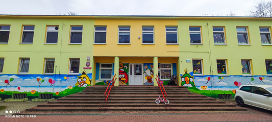 Fotografia przedstawia budynek przedszkola.