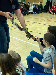 SP40_ Lekcja przyrody- spotkanie z wężami na żywo