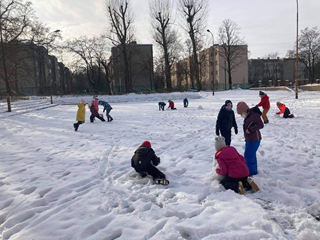 SP40_Zajęcia sportowe na boisku szkolnym