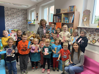 Zajęcia w szkolnej bibliotece.