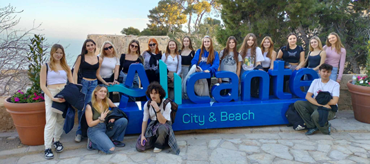 Uczniowie IV LO na kursie języka hiszpańskiego w Alicante W Hiszpanii