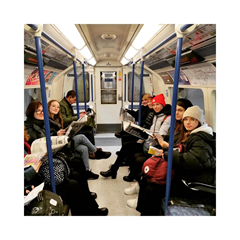 Uczniowie IV LO w londyńskim metrze