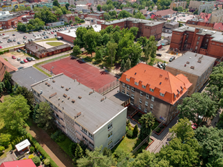 Widok na szkołę