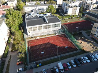 Boisko i blok sportowy