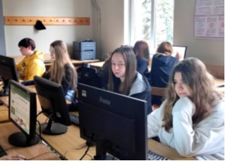 zajęcia w pracowni informatycznej