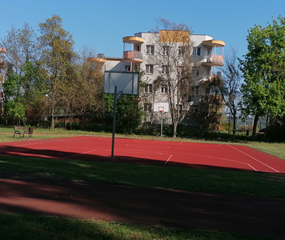 Boisko sportowe przy naszym budynku