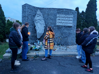 Coroczna wizyta na cmentarzu OFIAR II WOJNY ŚWIATOWEJ