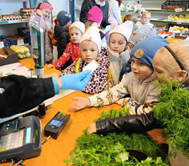 Zajęcia edukacyjne prowadzone są także poza przedszkolem.