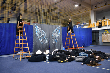 Przedstawienie teatralne uczniów - Dzień Patrona