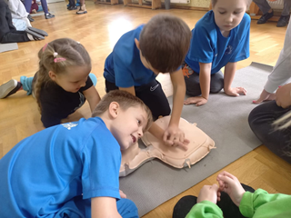 Uczymy się ratować życie