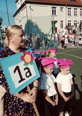 Małe kroki, wielkie emocje. Pasowanie pierwszoklasistów