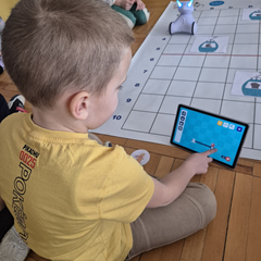 Zajęcia z robotem edukacyjnym