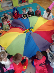 Zabawy z chustą Klanzy