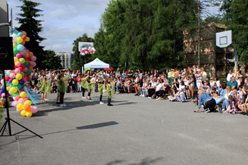 Piknik szkolny Rodzinnie z Osiemnastką 2025
