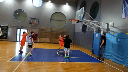 Zawody w koszykówce chłopców