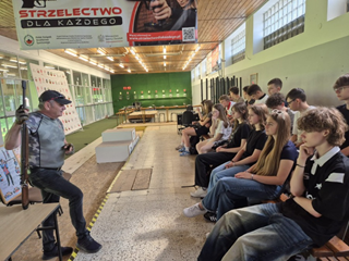 Zajęcia na strzelnicy LOK