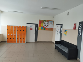 Korytarz I piętra - sala 31 pracownia językowa