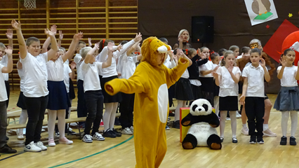 Najważniejsze święta oraz uroczystości przygotowywane są z ogromnym rozmachem artystycznym