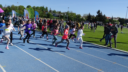 W tym roku odbędzie się już XIX Bieg Patrona Szkoły ks. Franciszka Olejniczaka umożliwiający udział uczniom szkół podstawowych w każdej kategorii wiekowej