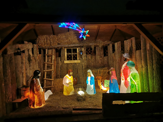 Bożonarodzeniowe dekoracje w ogrodzie