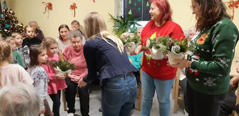 Przedszkolaki z wizytą w DPS Zielona Przystań