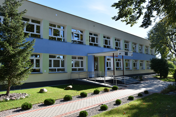 Szkoła Podstawowa im. Henryka Sienkiewicza w Łomnicy