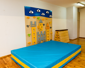 Sala do zajęć sportowych dla młodszych dzieci