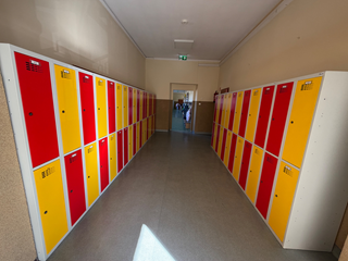 kolorowy korytarz