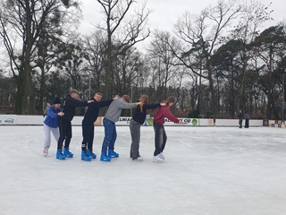Integracja na lodowisku