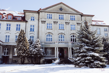 Nasza szkoła mieści się w dawnym klasztorze