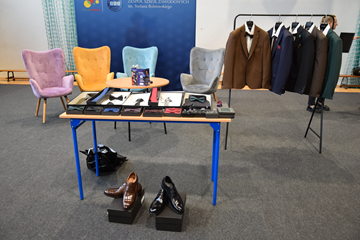 Prezentacja mody studniówkowej