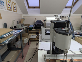 Wyposażenie pracowni poligraficznej.