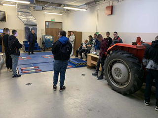 W trakcie szkoleń lepiej przyswaja się wiedzę. 