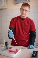 Ciągłe doskonalenie się podczas zajęć technika weterynarii.