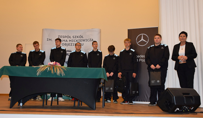 Klasa patronacka Mercedes Benz Poznań - na uroczystości podpisania umowy.