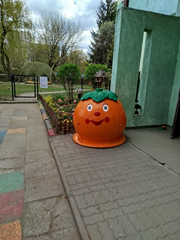 nasza Mandarynka wita dzieci 