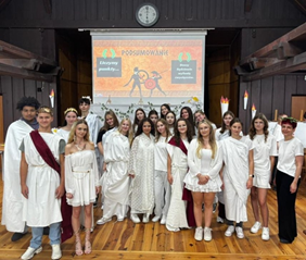 Z życia szkoły_Otrzęsiny klas pierwszych_rok szkolny 2025/2026